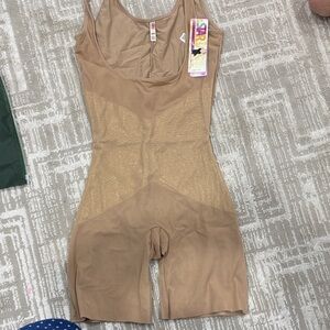 SPANX nude color One Piece in Medium